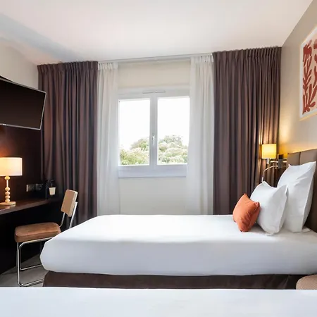 Western Terre De Provence מלון 3*