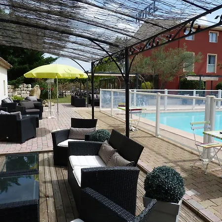 Western Terre De Provence מלון 3*